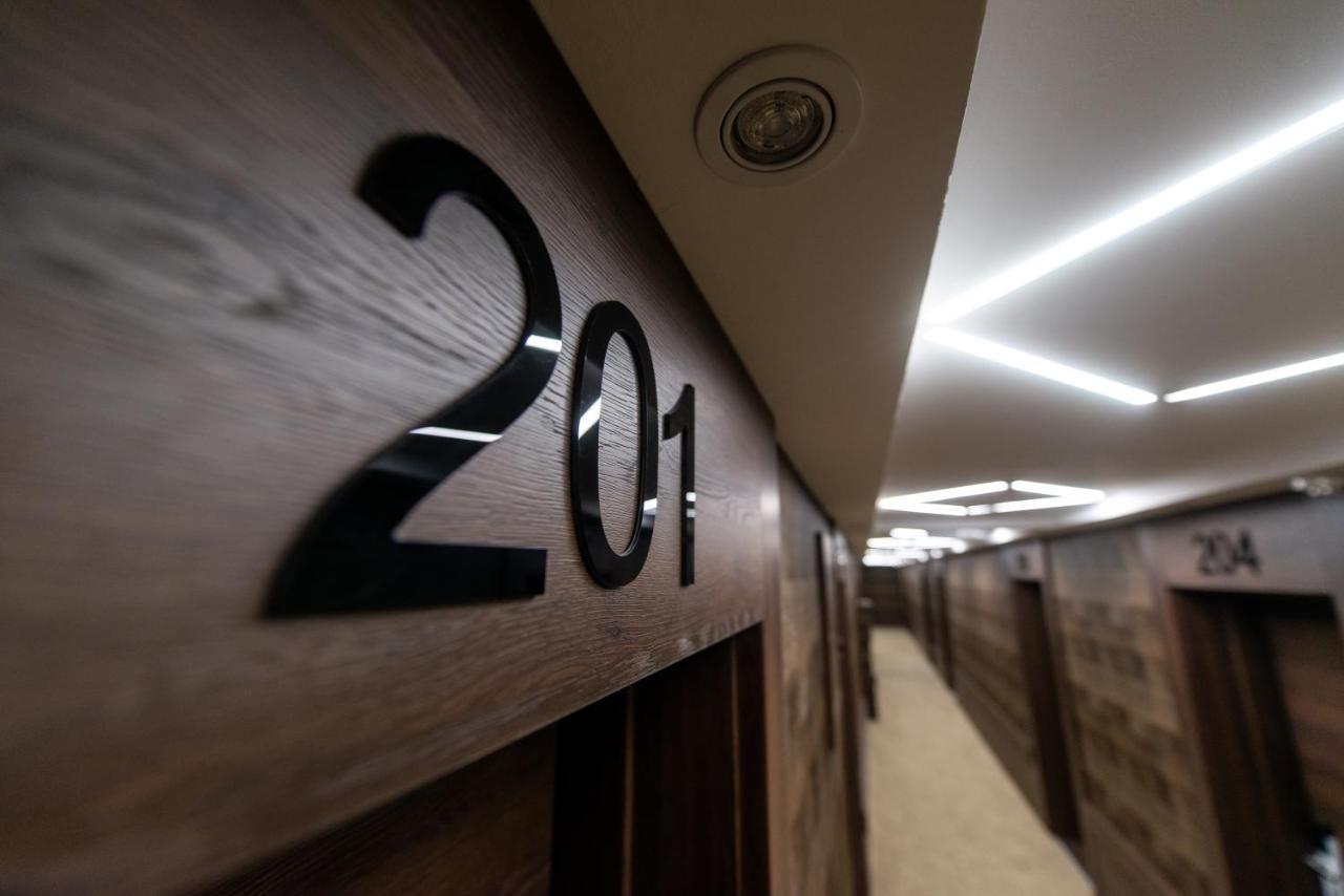 Hotel Stari Krovovi Veternik Ngoại thất bức ảnh
