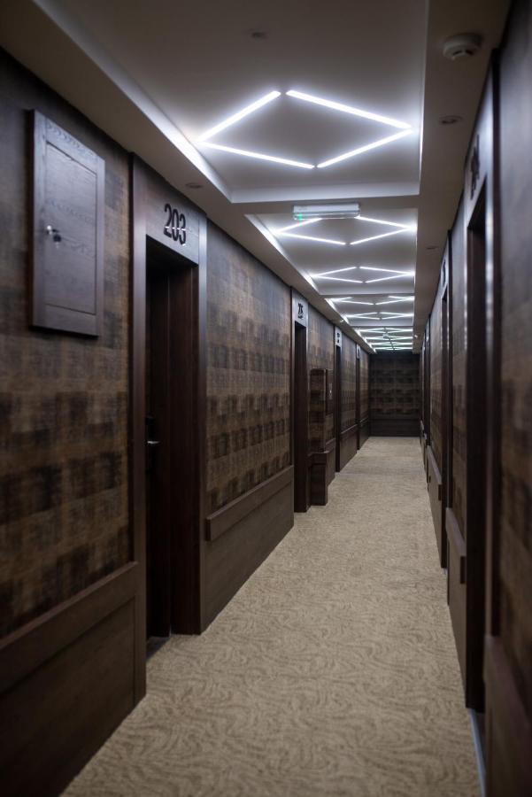 Hotel Stari Krovovi Veternik Ngoại thất bức ảnh