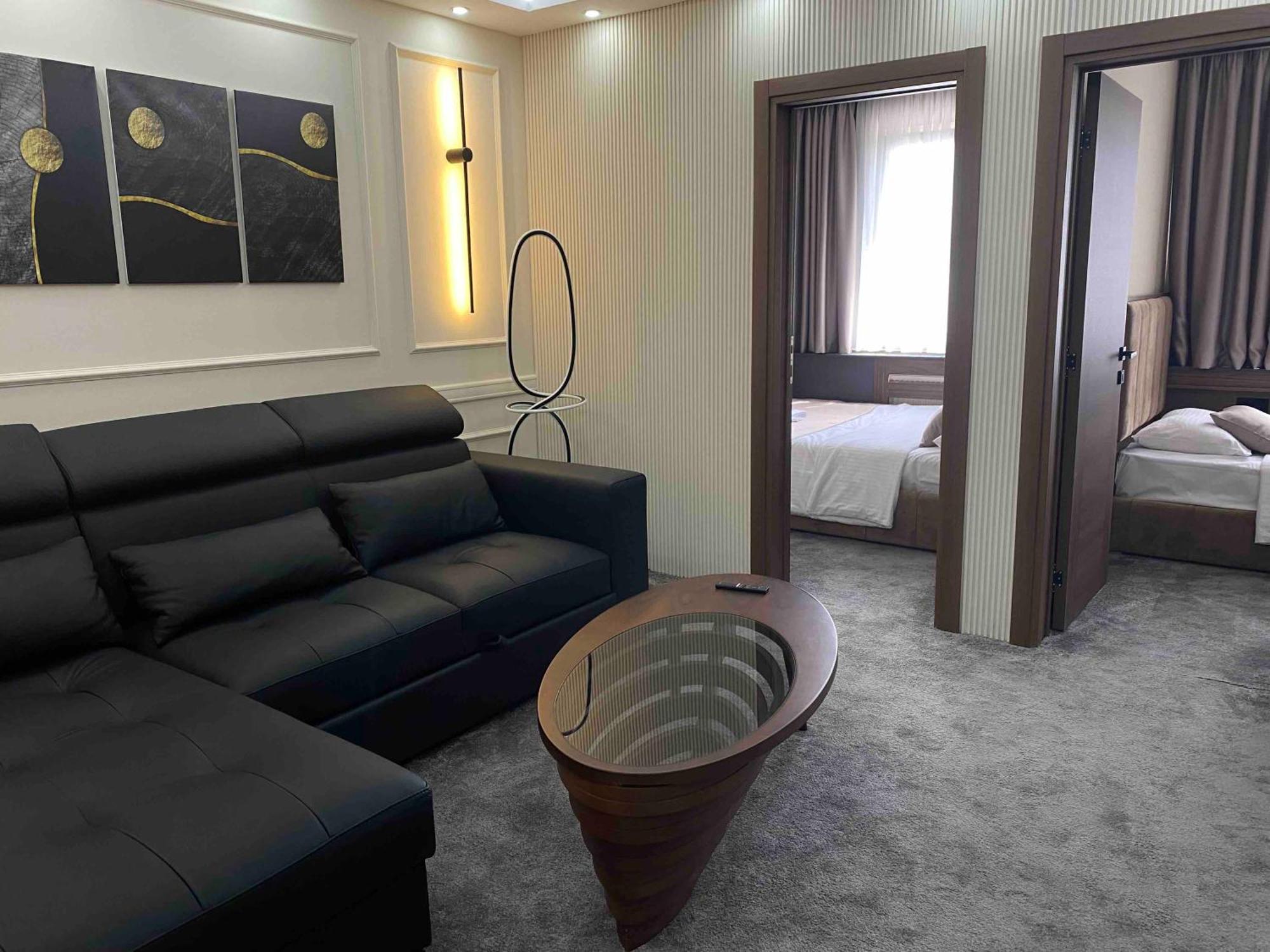 Hotel Stari Krovovi Veternik Ngoại thất bức ảnh
