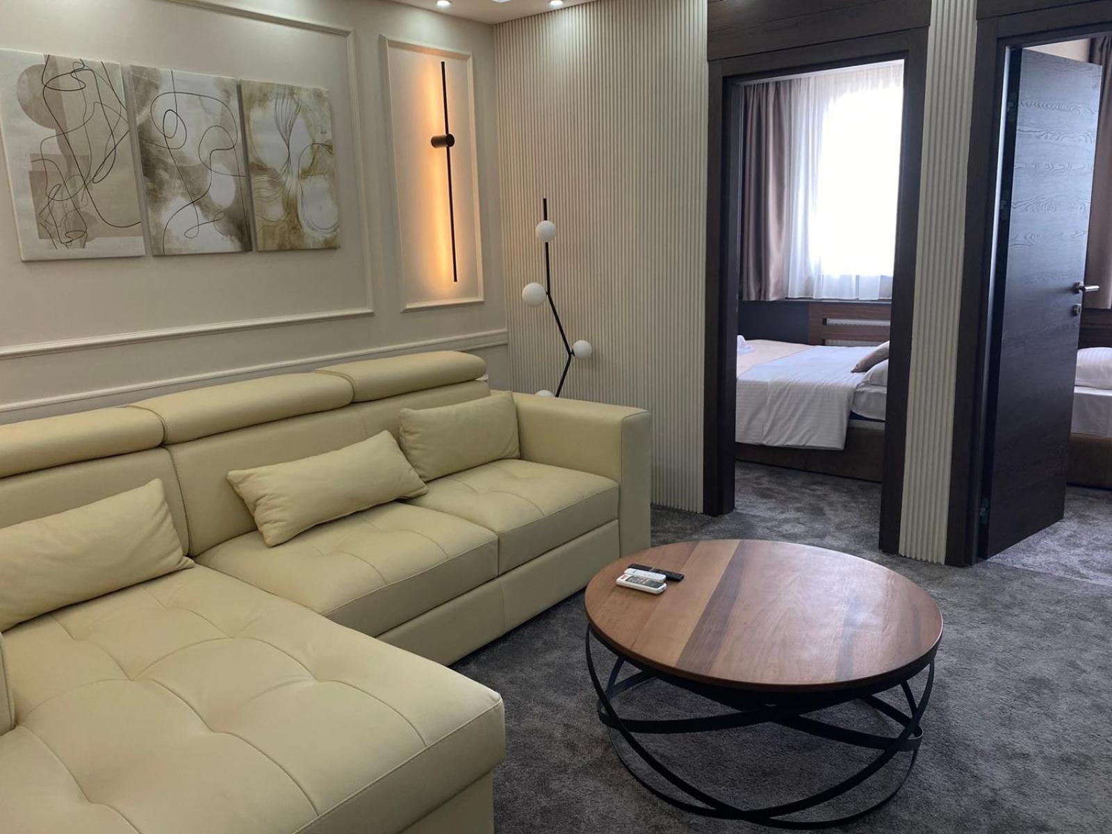 Hotel Stari Krovovi Veternik Ngoại thất bức ảnh