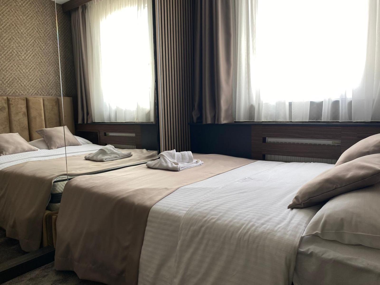 Hotel Stari Krovovi Veternik Ngoại thất bức ảnh