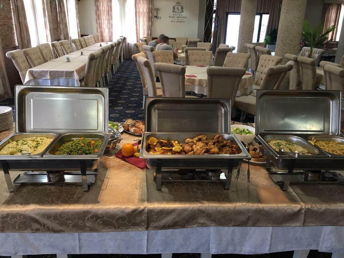 Hotel Stari Krovovi Veternik Ngoại thất bức ảnh
